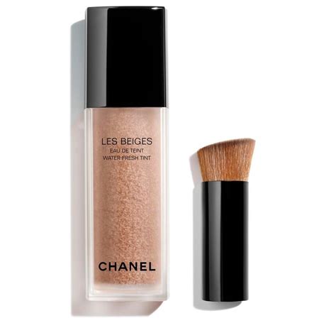 chanel les beiges eau de teint fondotinta swatch